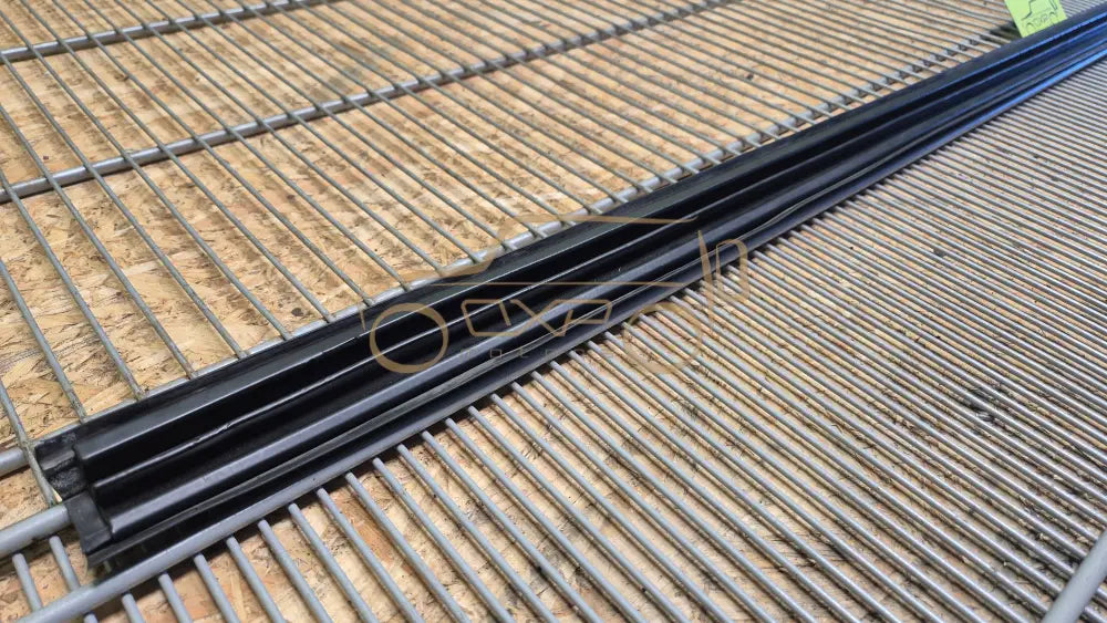 Mercedes-Benz G-Class W463 Windscreen moulding
