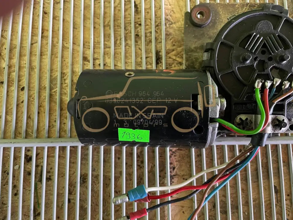 Mercedes-Benz G-Class W463 Wiper motor