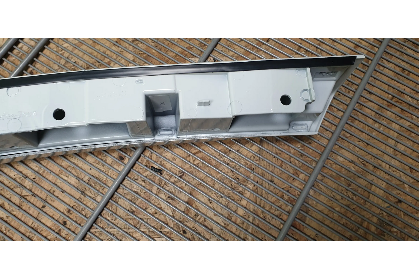 Mercedes-Benz G-Class W463 AMG Fender flaer rear left - fender flare