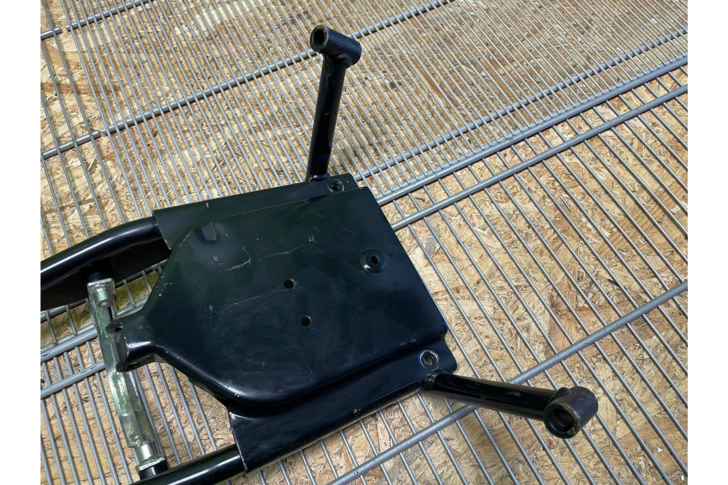 Mercedes-Benz G W463 Steering Column Bracket Mount