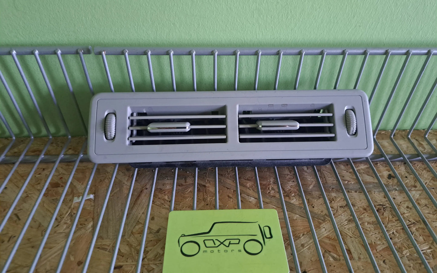 Mercedes-Benz GL-Class W164 06-12 Rear air vent