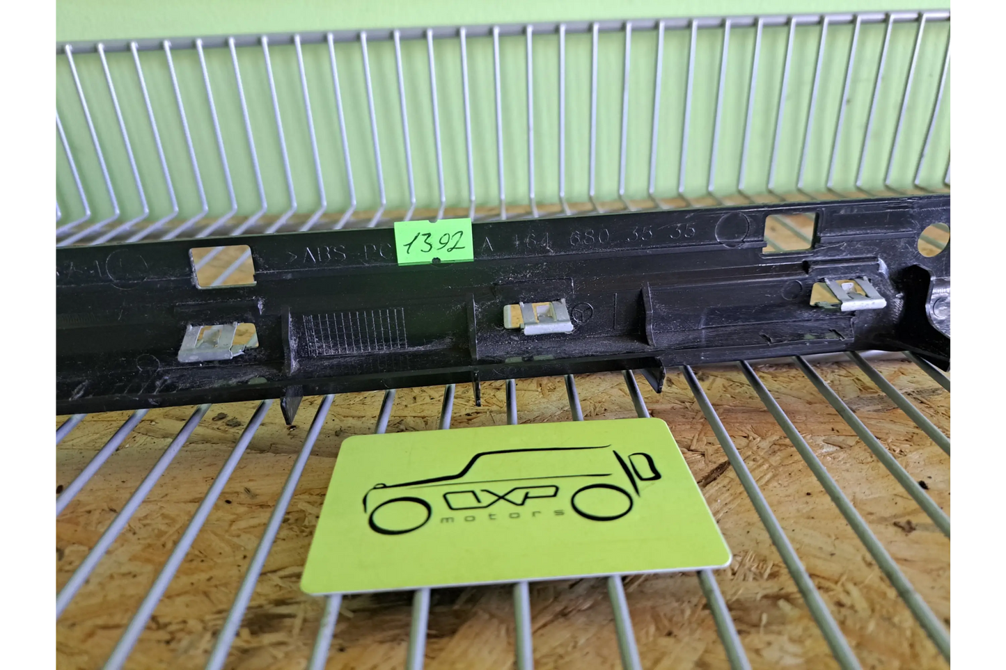 Mercedes-Benz GL-Class W164 B-pillar lower cover left