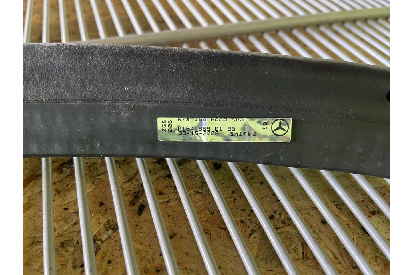 Mercedes-Benz GL-Class W164 Engine Compartment Front Seal