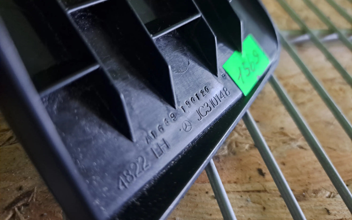 Mercedes-Benz GL-Class W164 Front left track cover