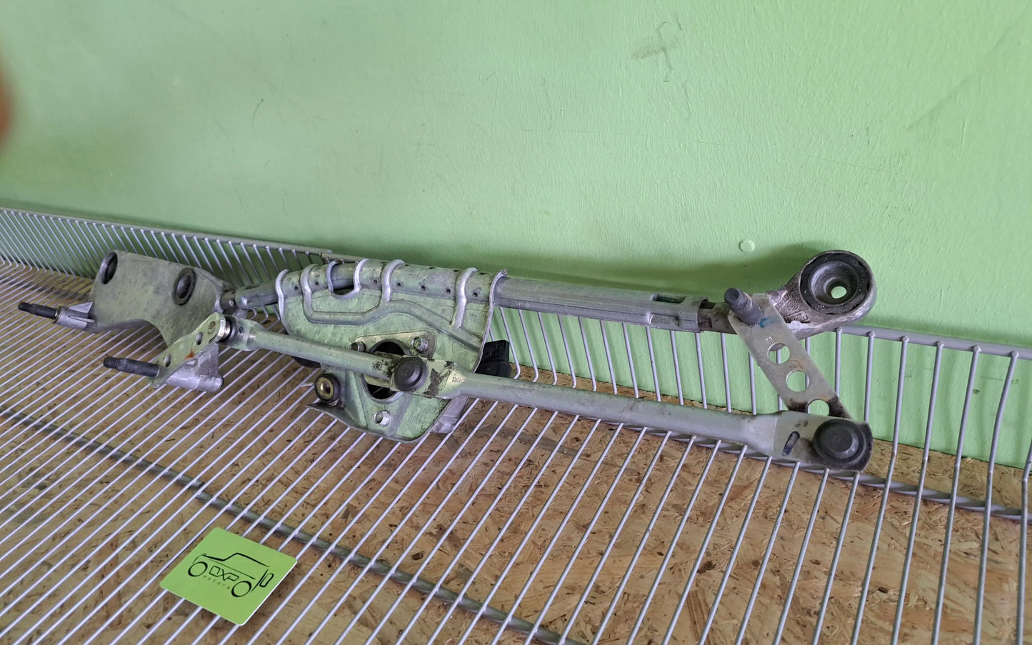 Mercedes-Benz GL-Class W164 Front wiper linkage