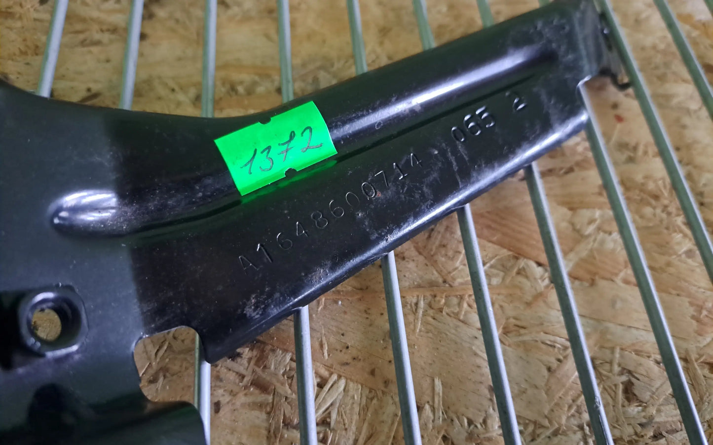 Mercedes-Benz GL-Class W164 Holder for trunk card front left