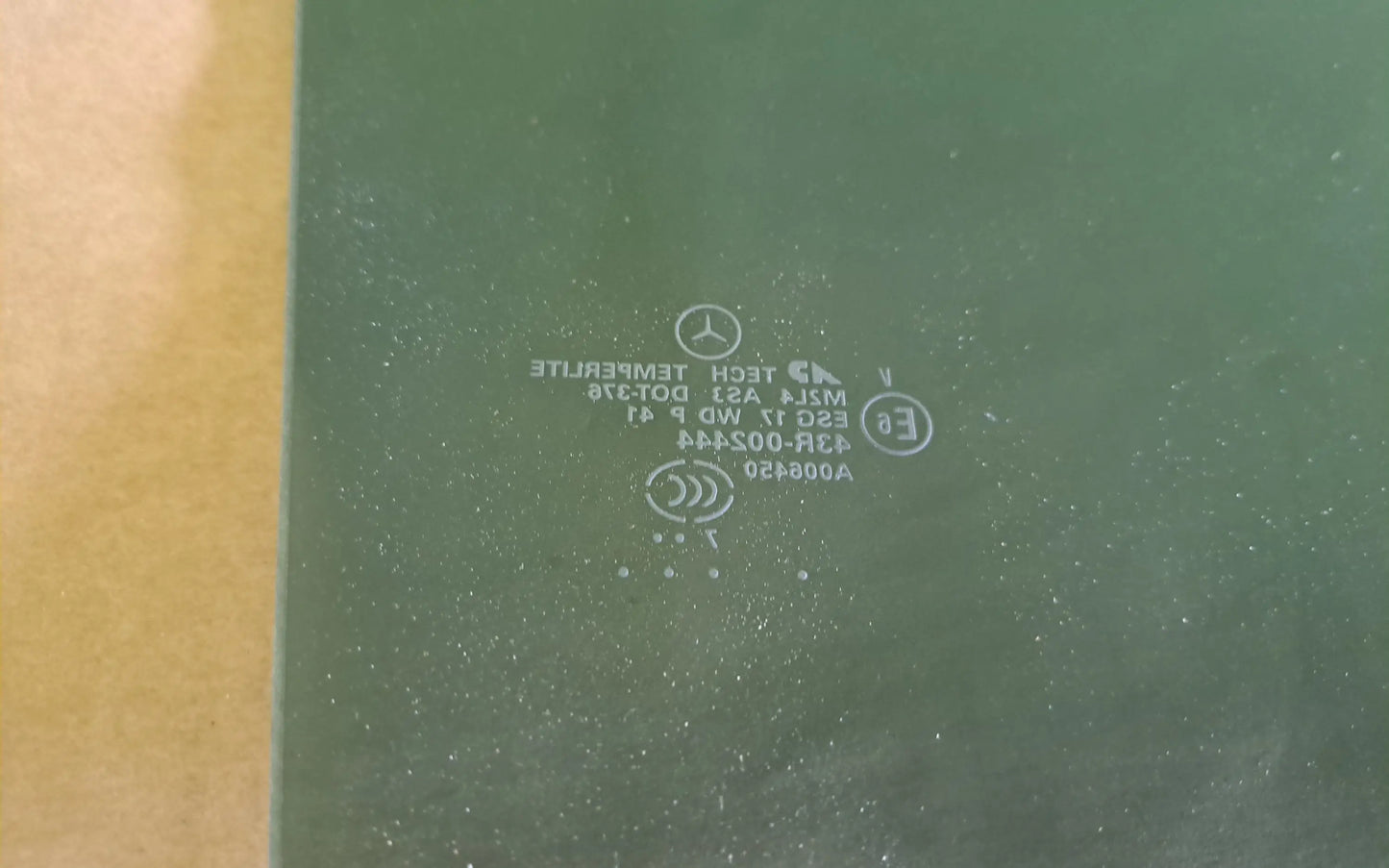 Mercedes-Benz GL-Class W164 NEW Door glass rear left