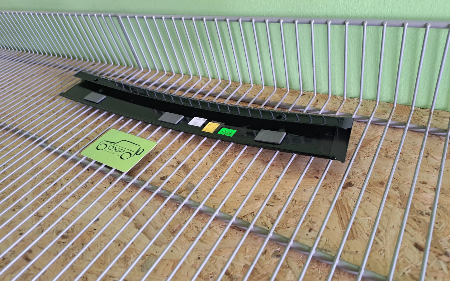 Mercedes-Benz GL-CLass W164 NEW Rear left window trim