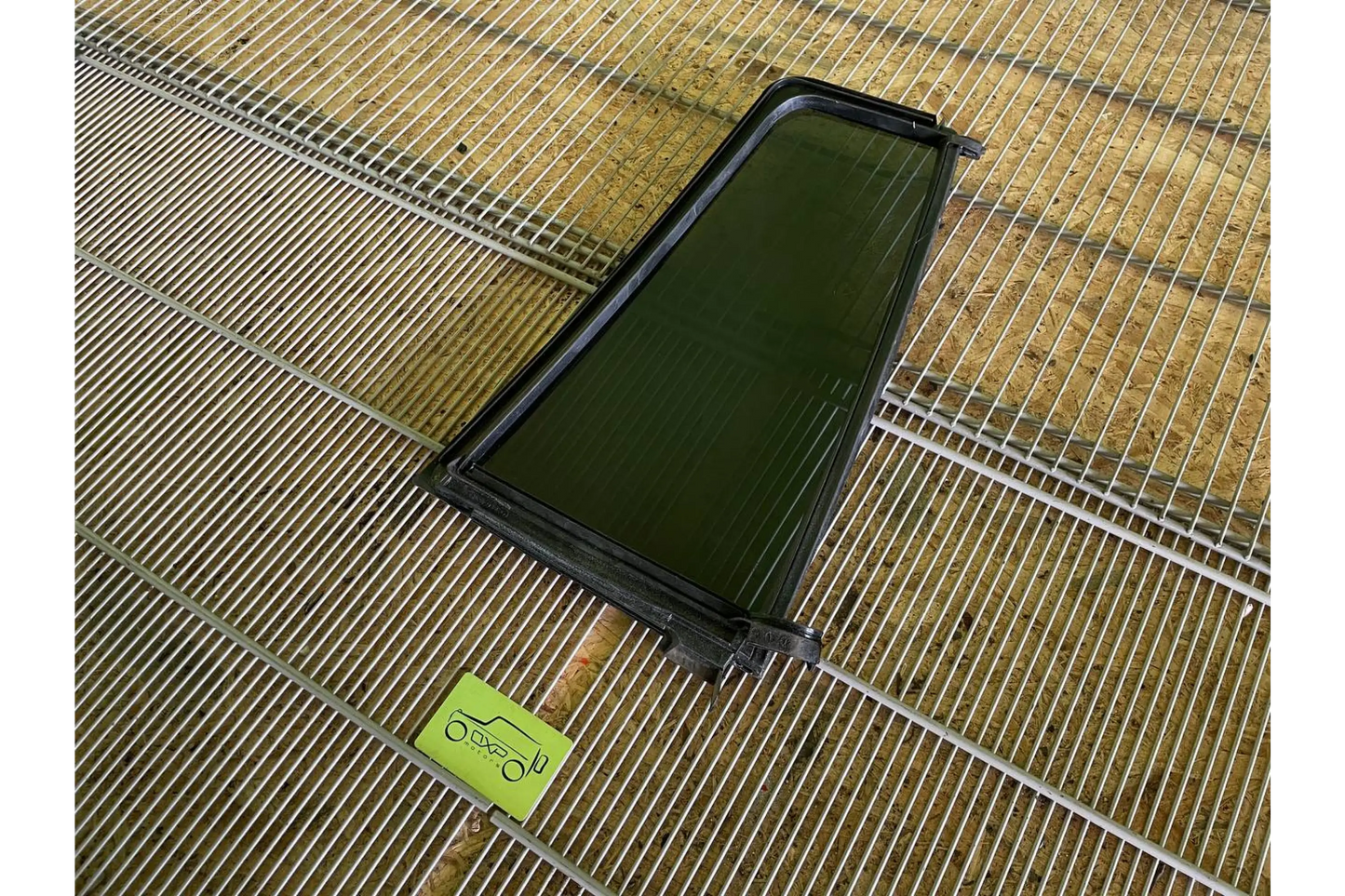 Mercedes-Benz GL-Class W164 Rear Left Door Quarter Vent Window Glass