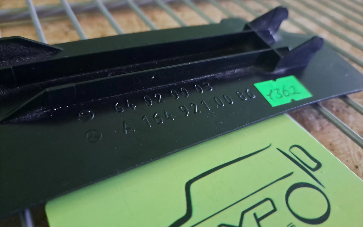 Mercedes-Benz GL-Class W164 Rear left seat trim