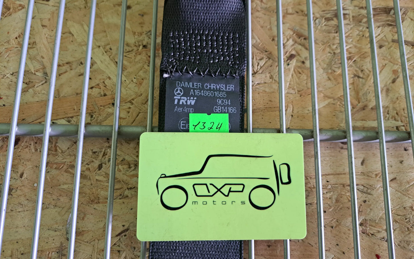 Mercedes-Benz GL-Class W164 Rear right seat belt