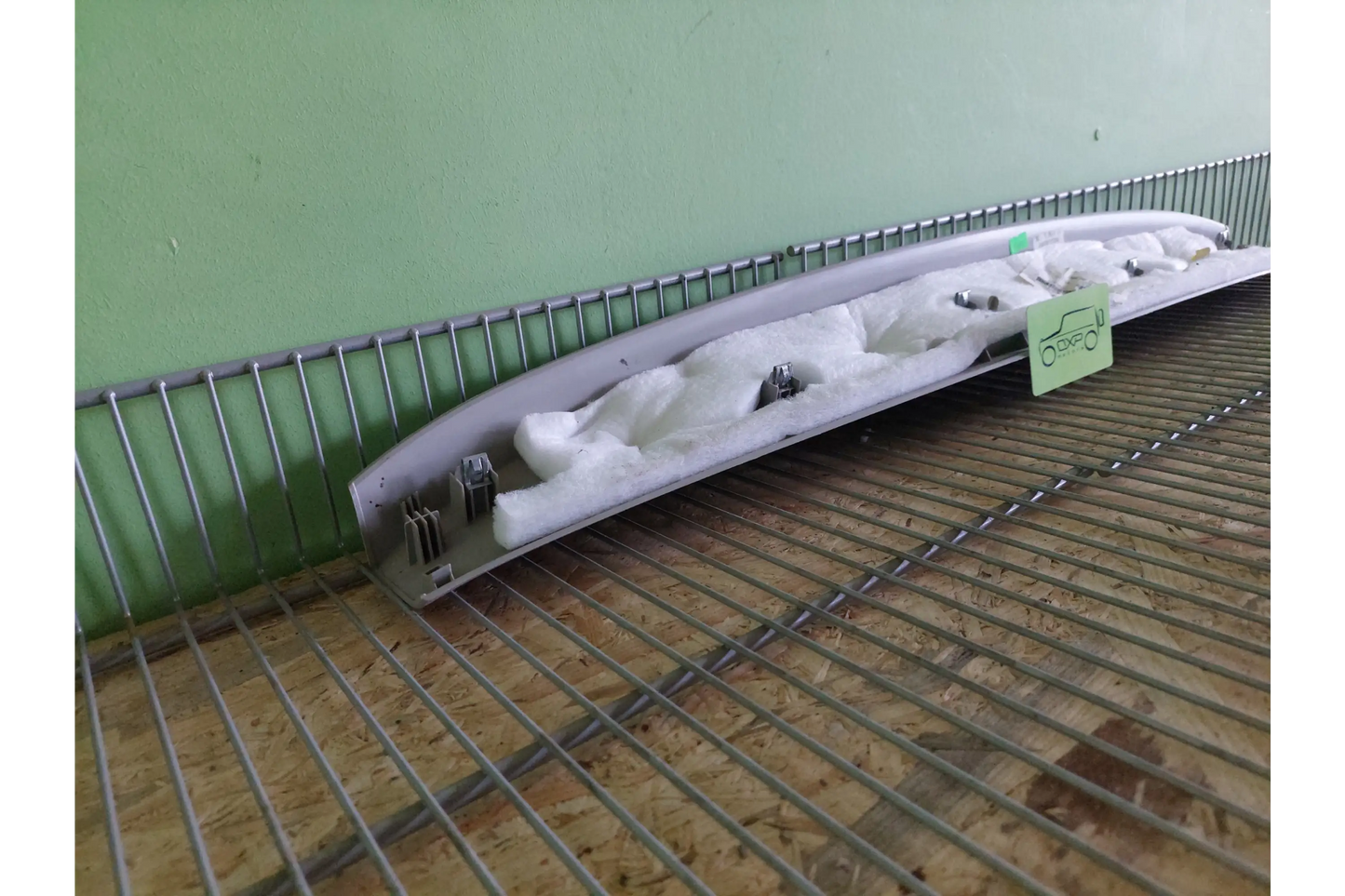 Mercedes-Benz GL-Class W164 Rear trunk window trim