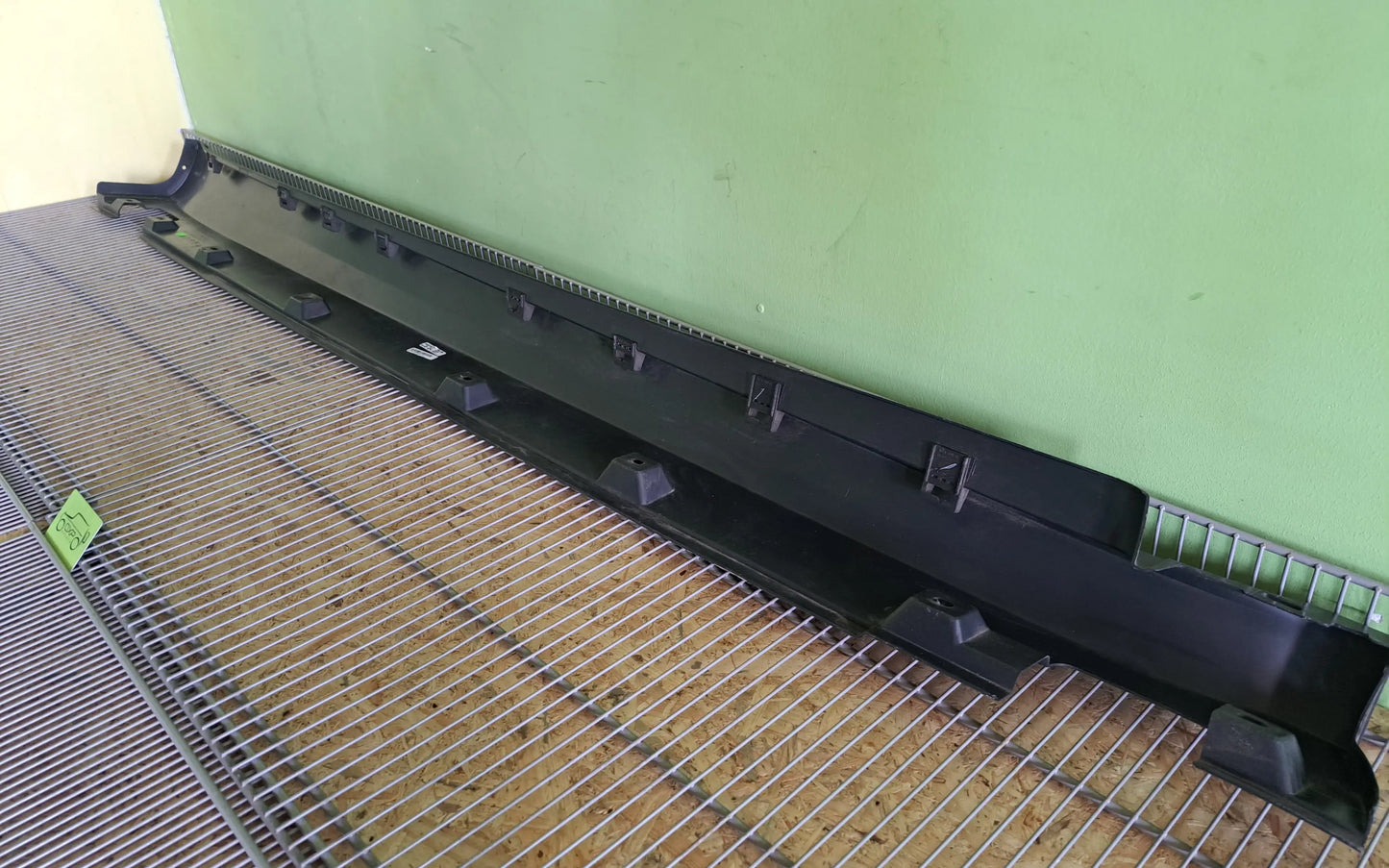 Mercedes-Benz GL-Class W164 Side Skirt Left