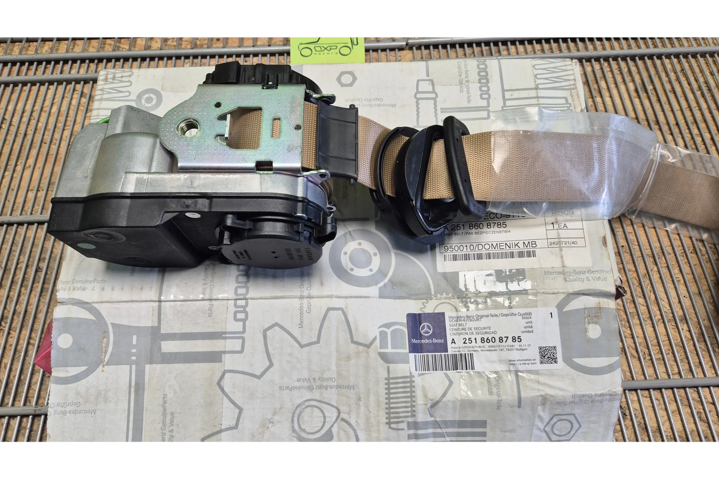 Mercedes-Benz M-Class W164 Front left seat belt - seat belt