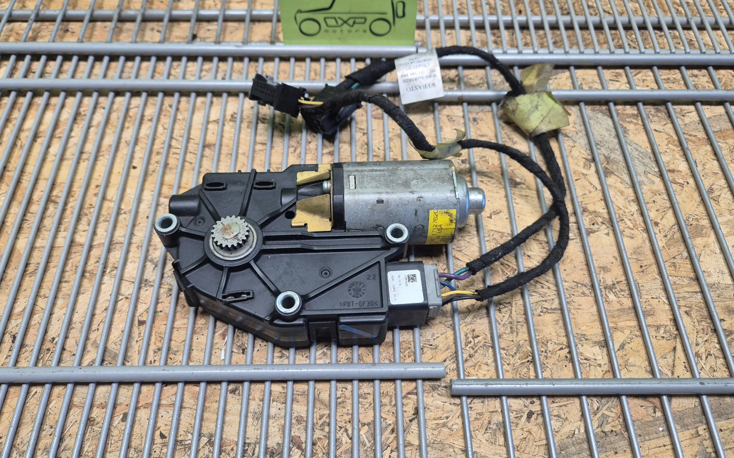 Mercedes-Benz ML-Classic W164 Sunroof Motor
