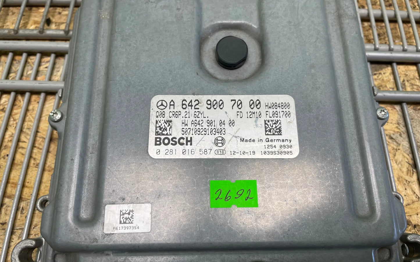 Mercedes-Benz ML GL Class W164 W212 Engine control unit - engine control