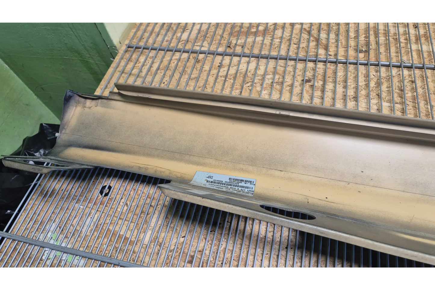 Mercedes-Benz S-Class W221 Left Side Skirt - side skirt