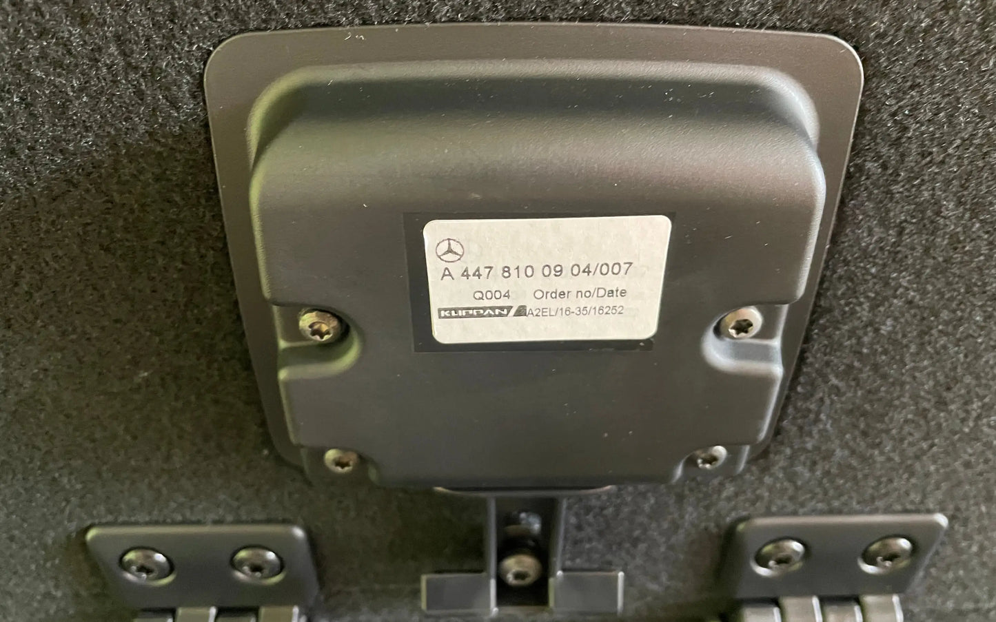 Mercedes-Benz V-Class W447 Trunk bottom trim panel - trim panel