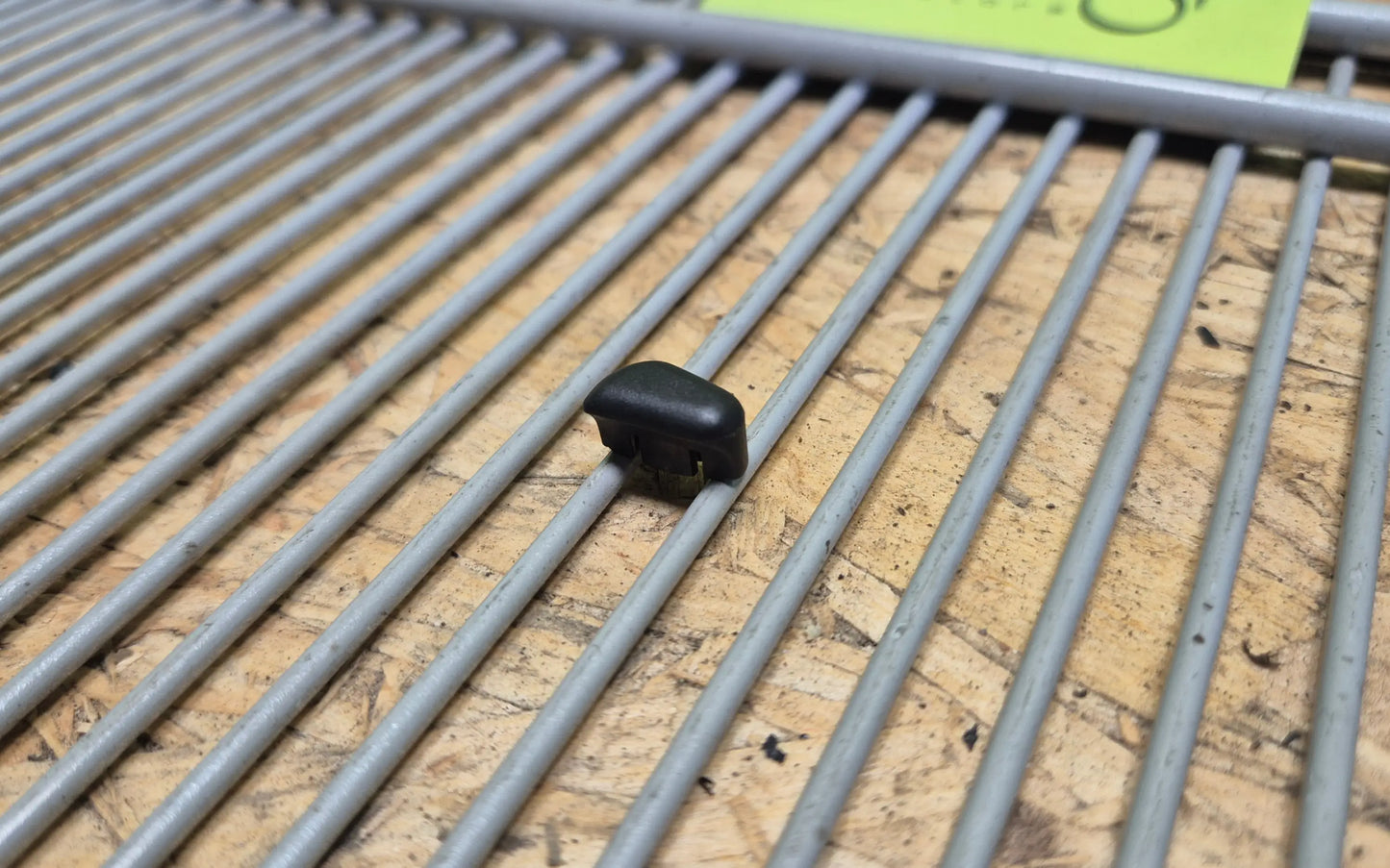 Mercedes-Benz W124 W126 W201 Headrest adjusment button - adjusment button