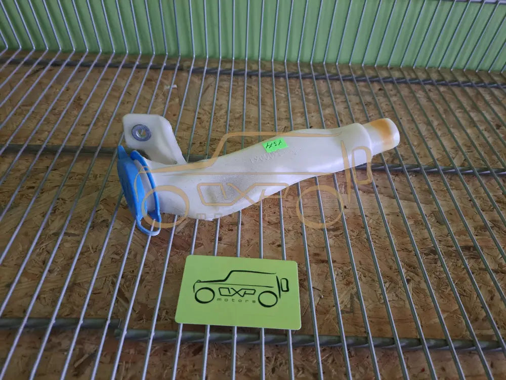 Mercedes-Benz W164 Windshield washer tank pipe