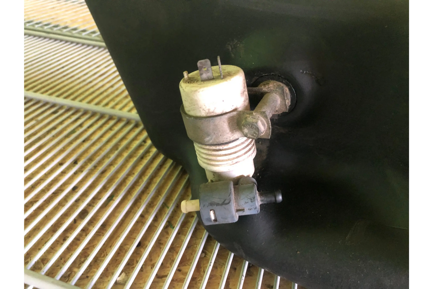 Mercedes G-Class W463 Washer Tank