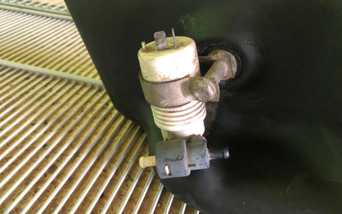 Mercedes G-Class W463 Washer Tank