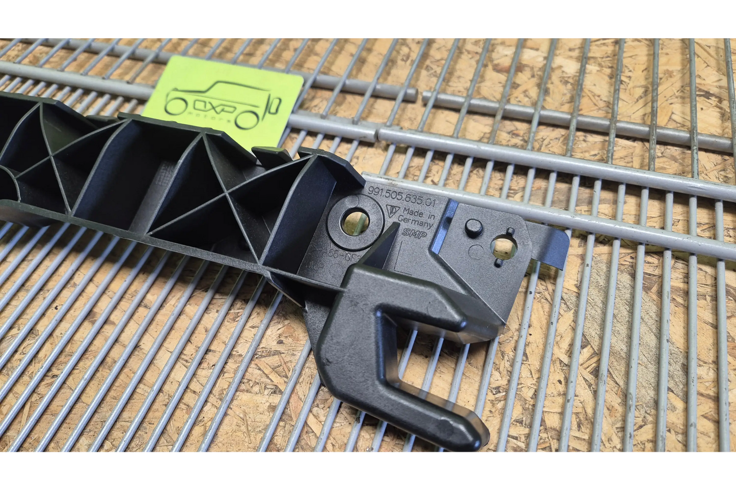 Porsche 911 991 Left bumper bracket - bumper bracket