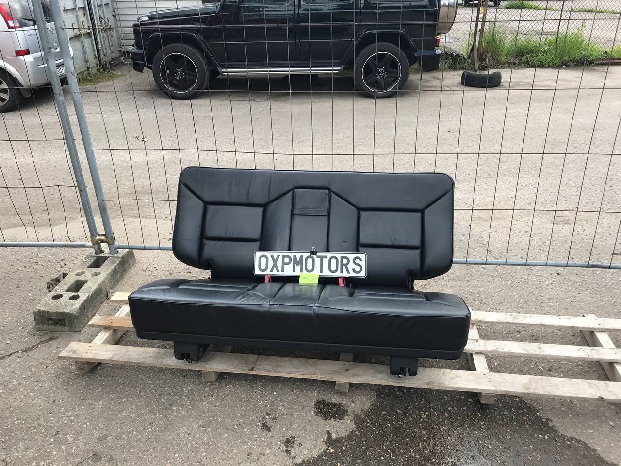 Mercedes-Benz G-Class W463 Rear Leather Seats Black