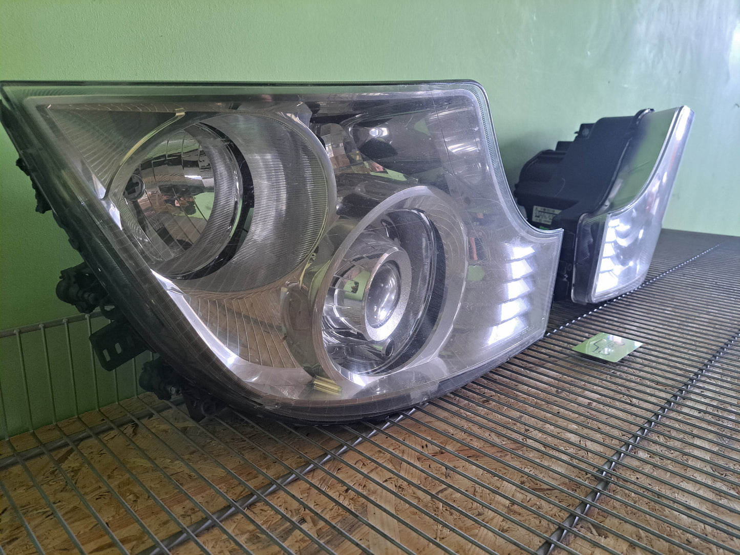 Mercedes-Benz Actros Headlight set Bi-Xenon