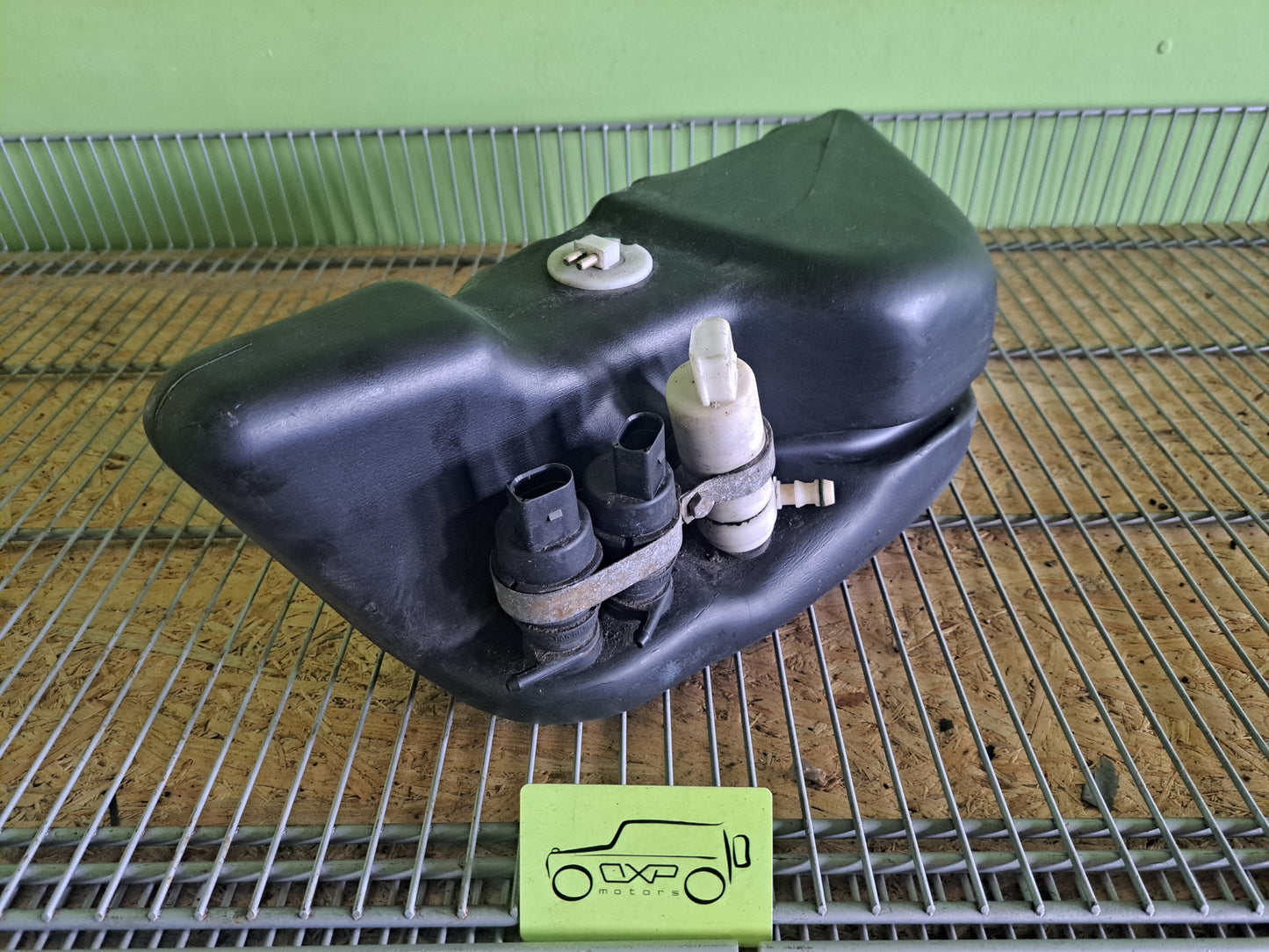 Mercedes-Benz G-Class W463 Washer Fluid Tank