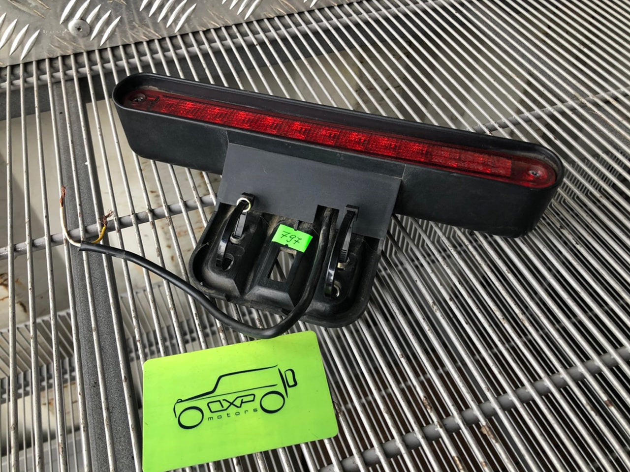 Mercedes-Benz G-Class W463 Auxiliary brake light