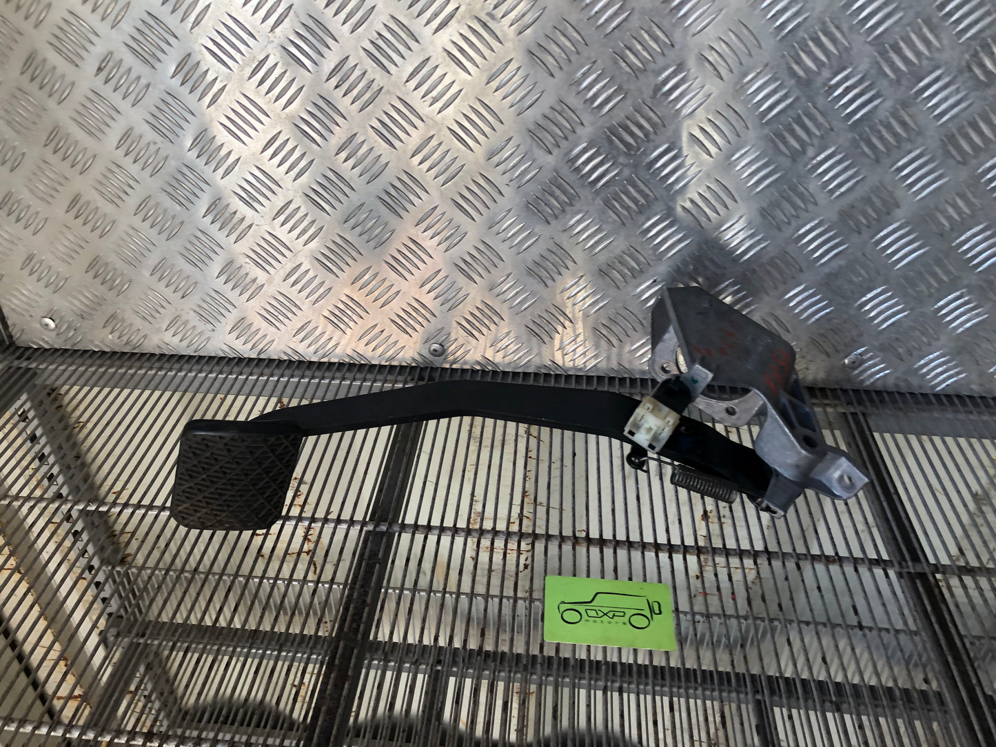 Mercedes-Benz G-Class W463 Brake pedal - OXPParts