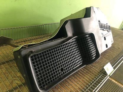 Mercedes-Benz G-Class W463 Intake heater housing box