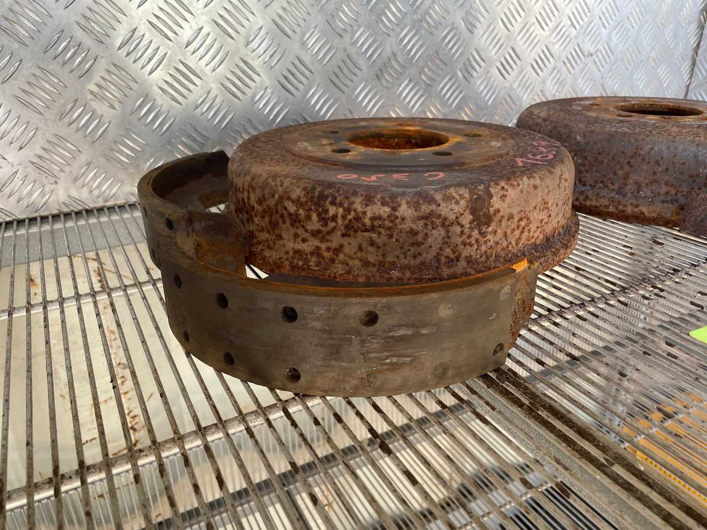 Mercedes-Benz G-Class W463 G350 93. Rear drum brakes