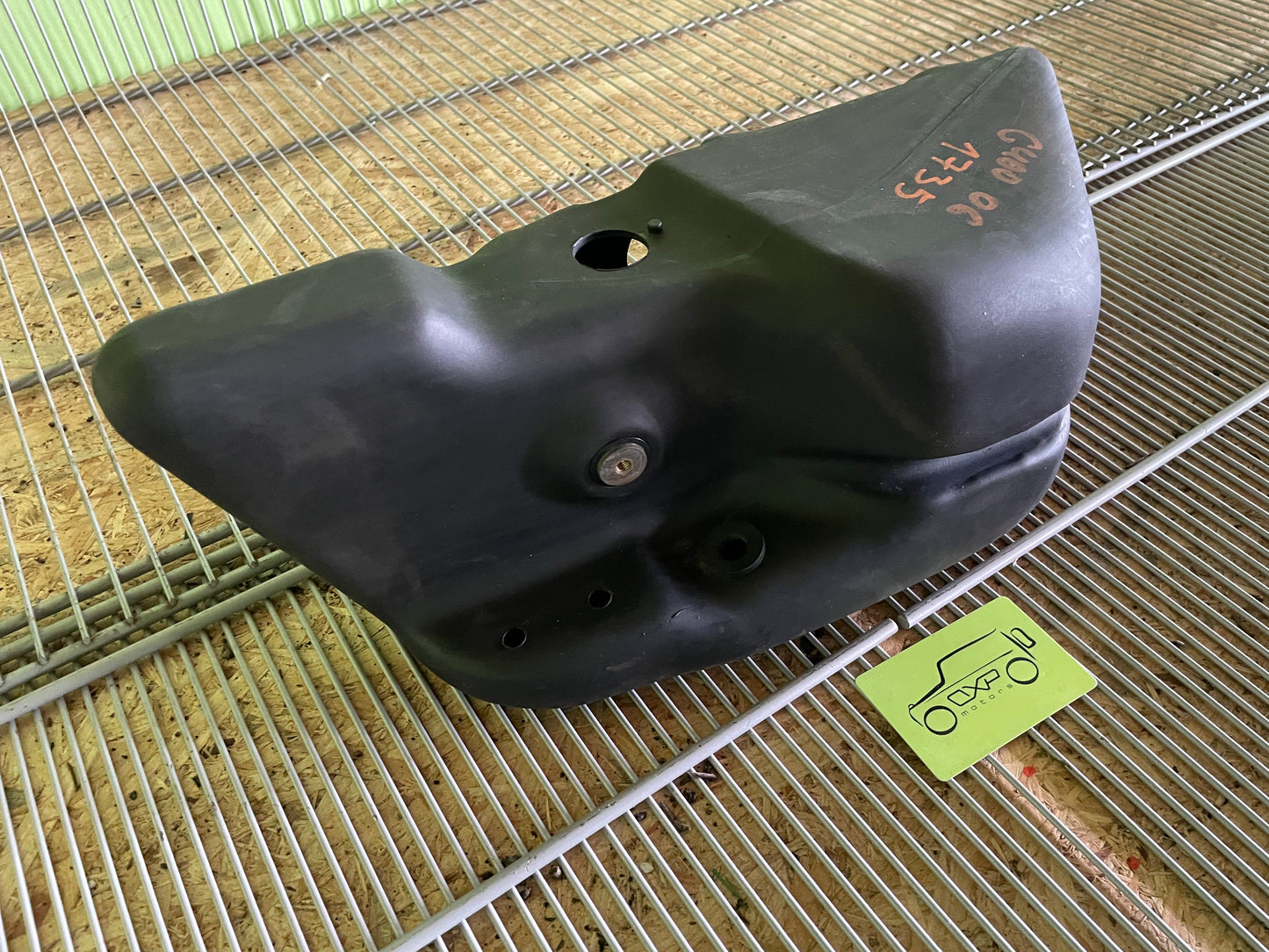 Mercedes-Benz G-Class W463 Windscreen washer tank