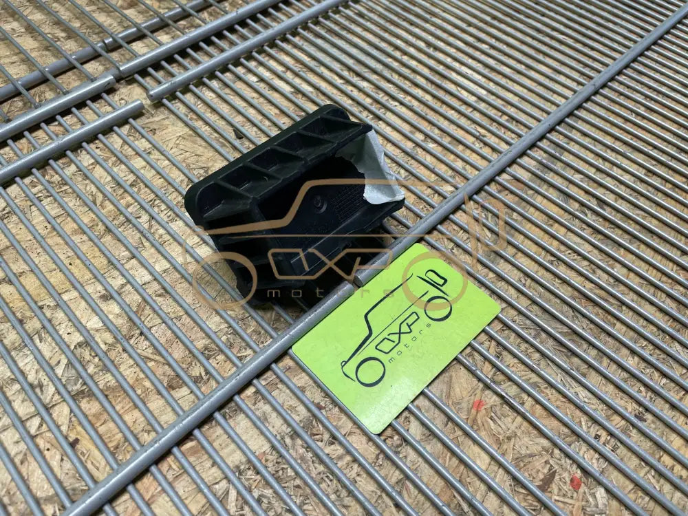 BMW 3 E90 E91 Jacking point - jacking point