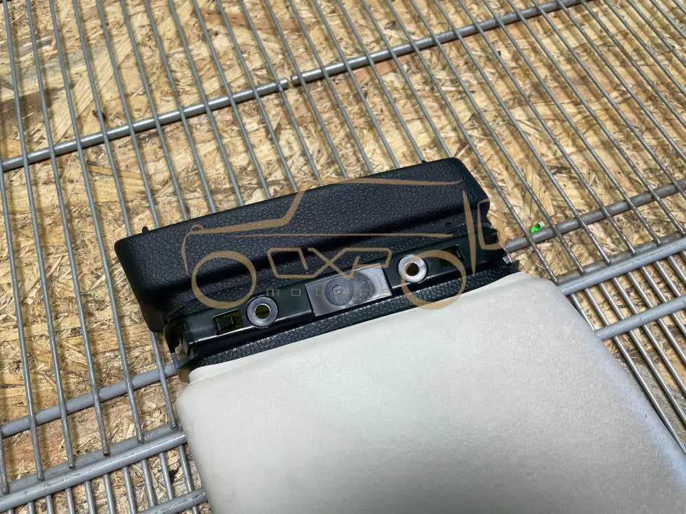 BMW 5 Gran Turismo F07 Left B-Pillar trim cover - b-pillar trim