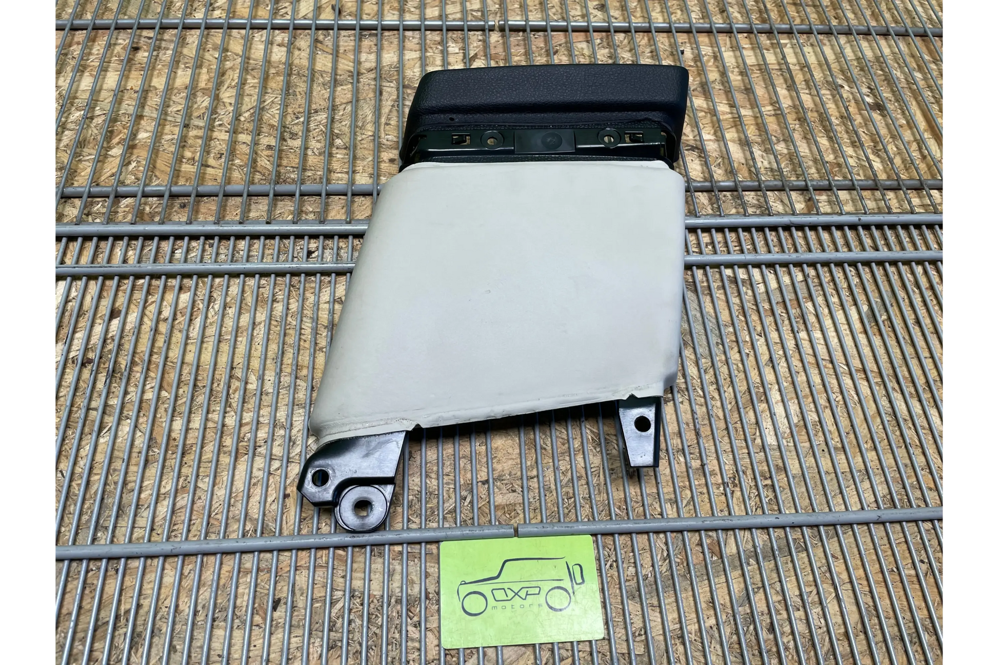 BMW 5 Gran Turismo F07 Right B-Pillar trim cover - b-pillar trim