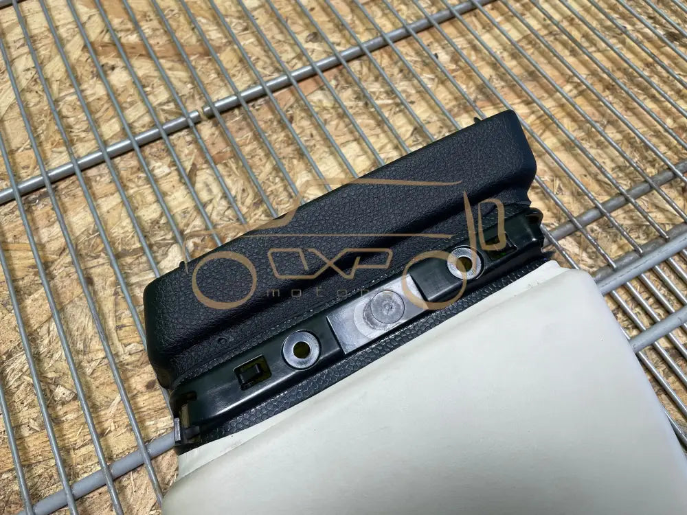 BMW 5 Gran Turismo F07 Right B-Pillar trim cover - b-pillar trim