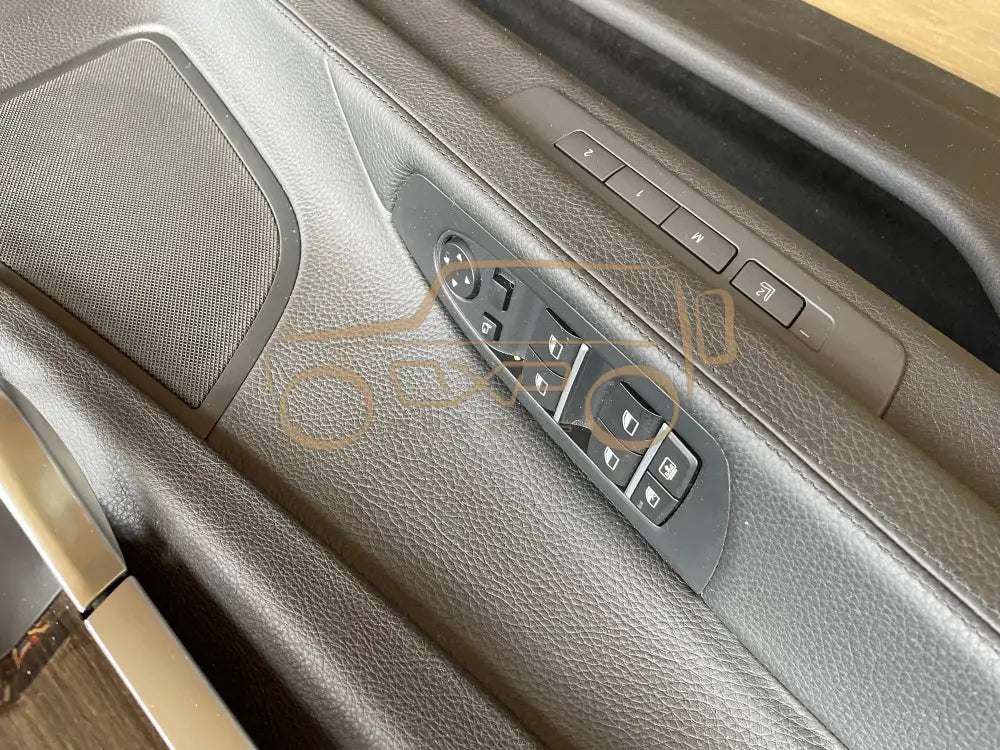 BMW F02 (7 Series Long) Door panel set with center console - Door panel set