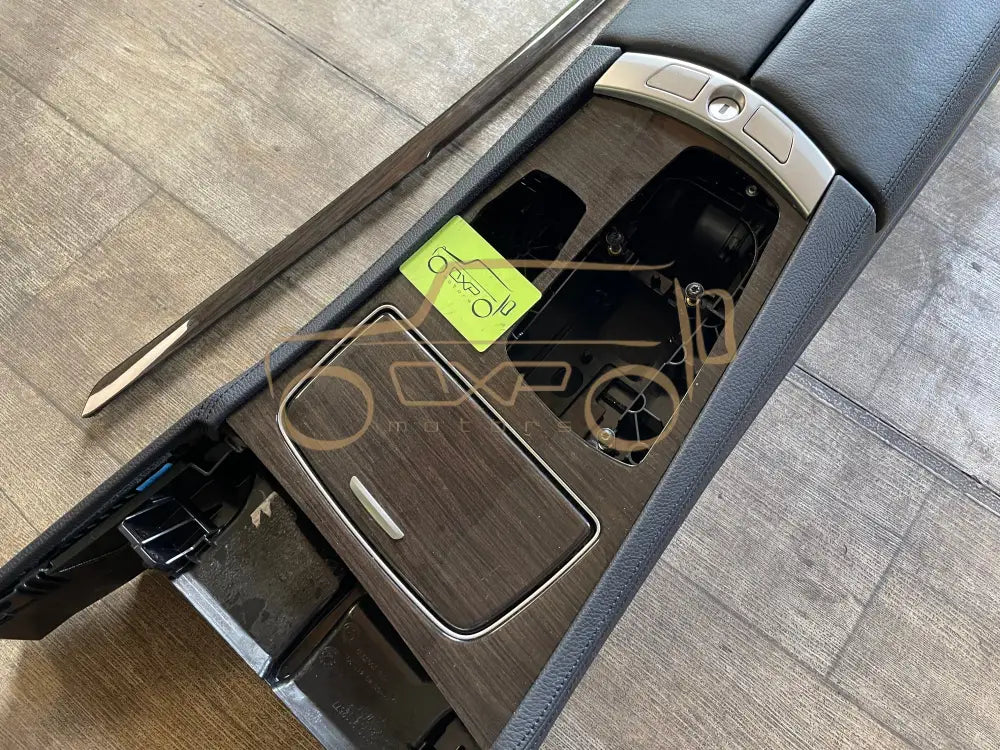 BMW F02 (7 Series Long) Door panel set with center console - Door panel set