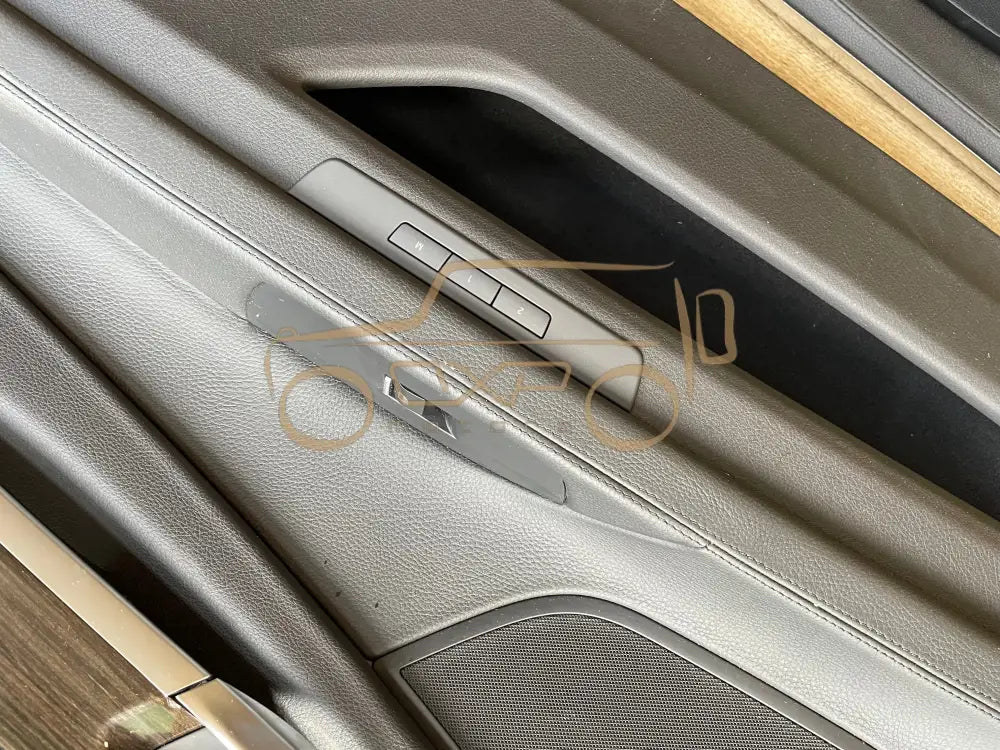 BMW F02 (7 Series Long) Door panel set with center console - Door panel set