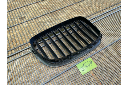BMW F07 GT5 Front grille right - front grille