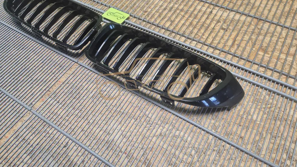 BMW F32 Front bumper centre grille set - bumper grille