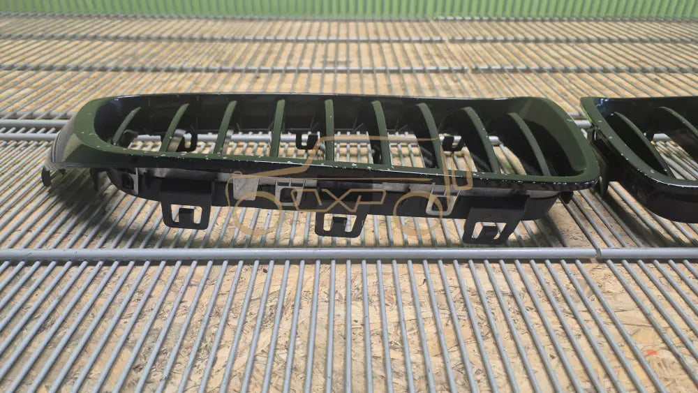 BMW F32 Front bumper centre grille set - bumper grille