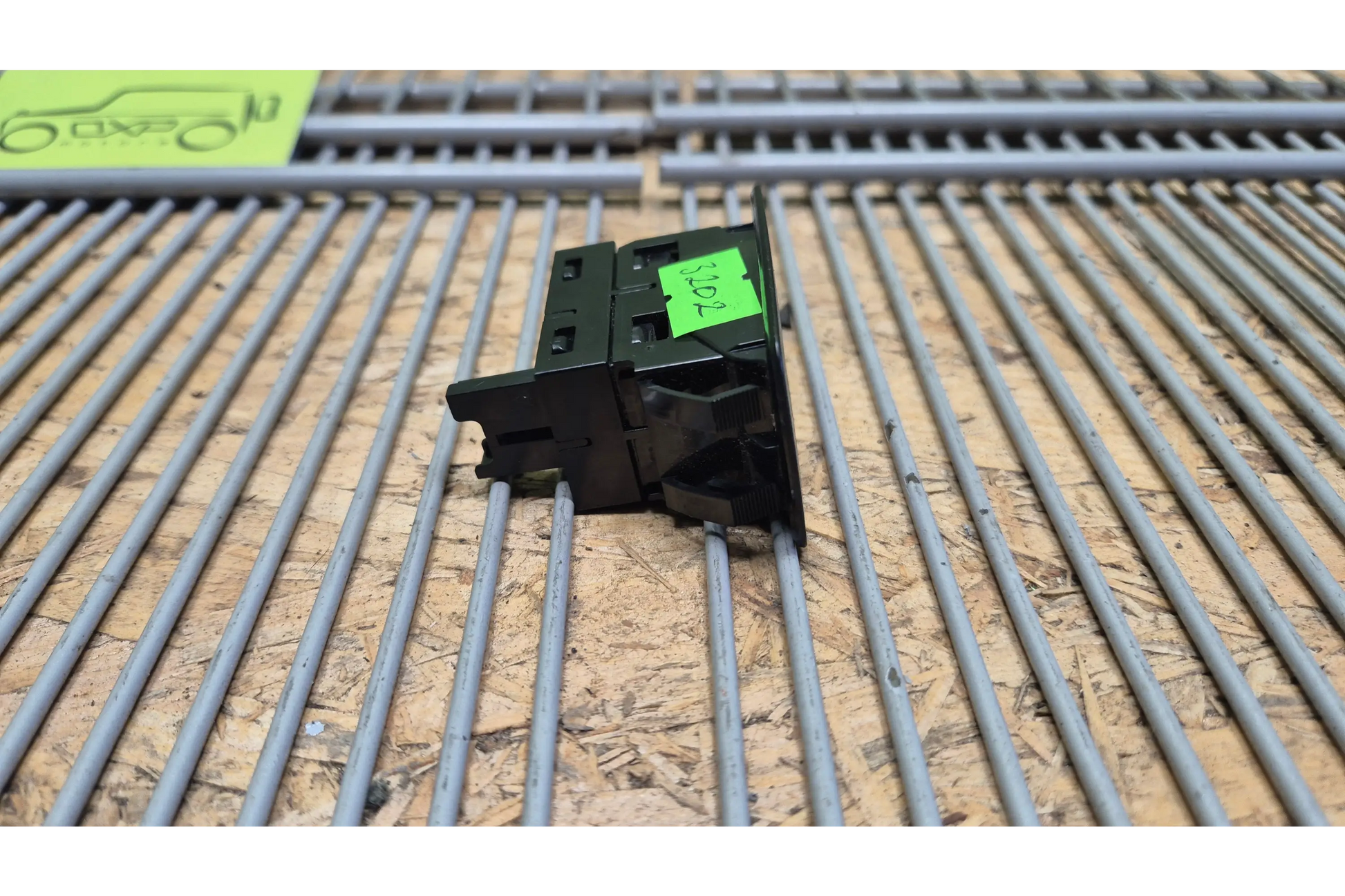 BMW X3 2nd Series Rear left control panel - control panel