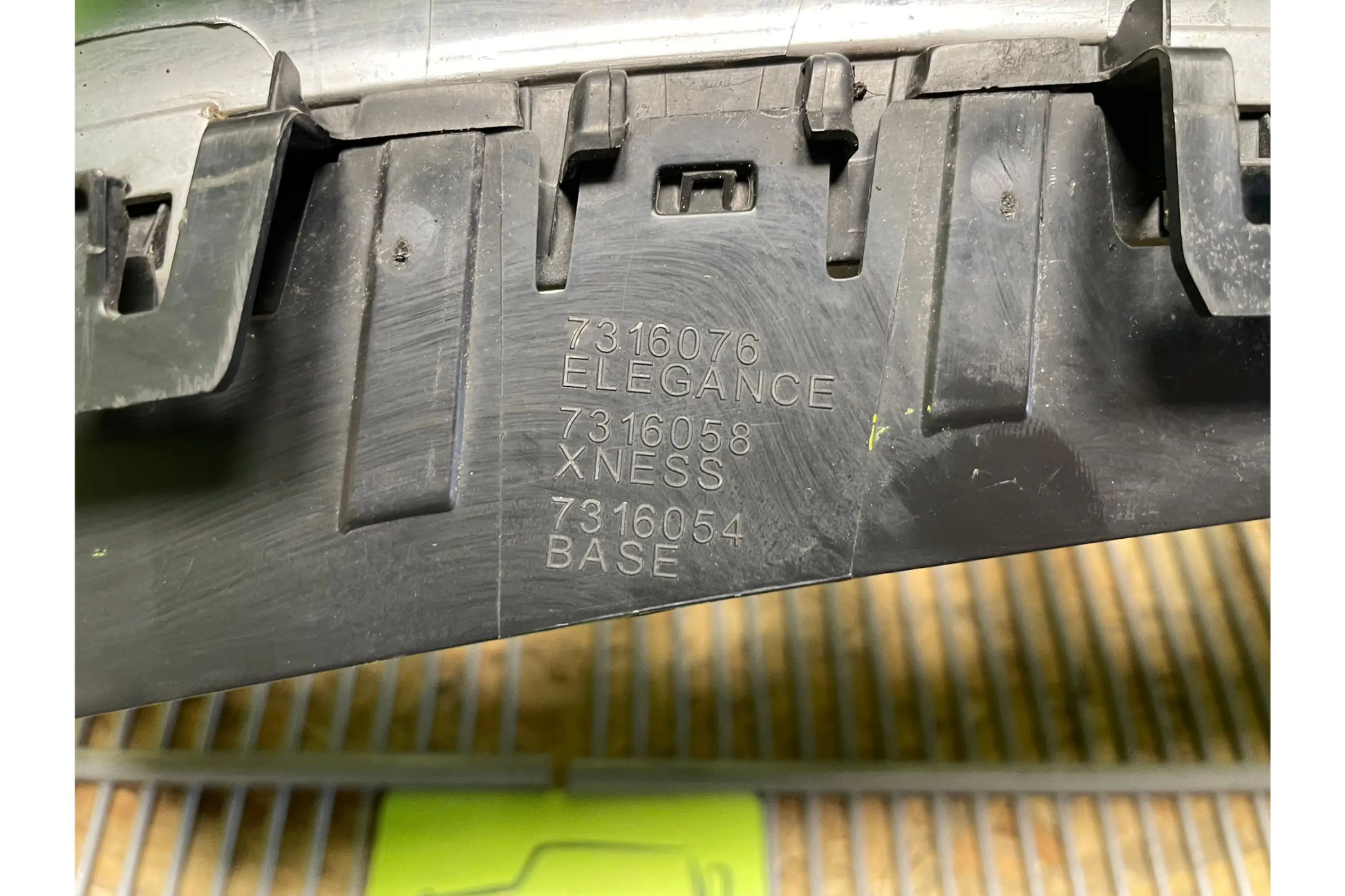 BMW F15 X5 Front Right Kidney Grille - kidney grille