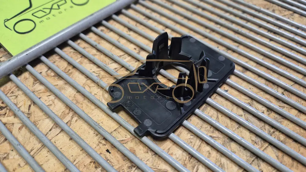 BMW X5 G05 Front right bumper sensor bracket - bumper sensor bracket