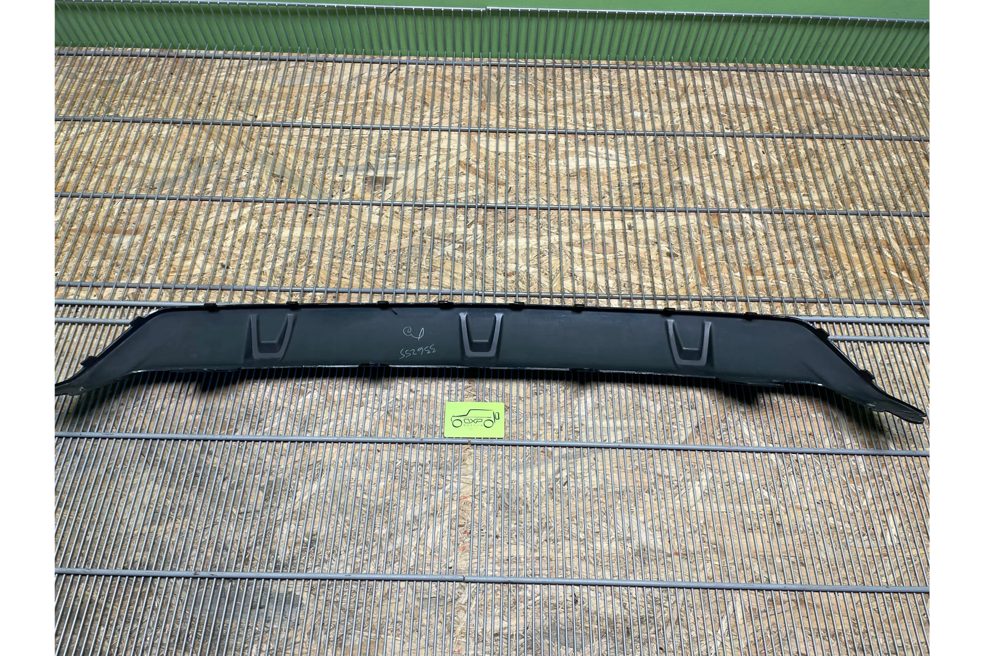 BMW X5 G05 M-Sport rear bumper lower diffuser - diffuser