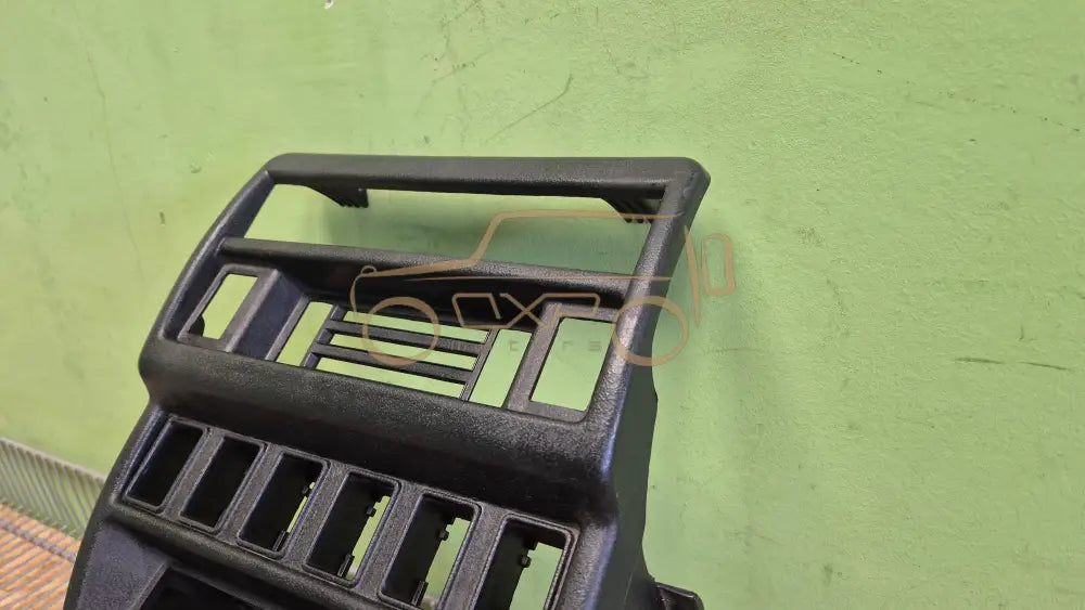 Lada Niva 1.7 Radio console - radio console